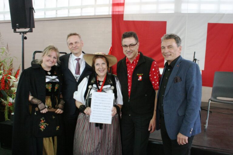 Eidg. Volksmusikfest 2015: Ein Festakt, ein Bundesrat und eine Hymne