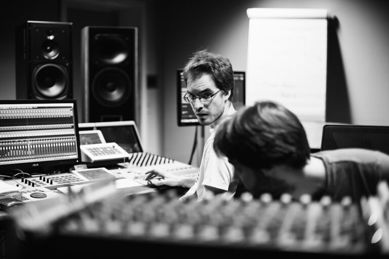 “Orchestral spaces” or if music becomes spatially tangible when you listen to it