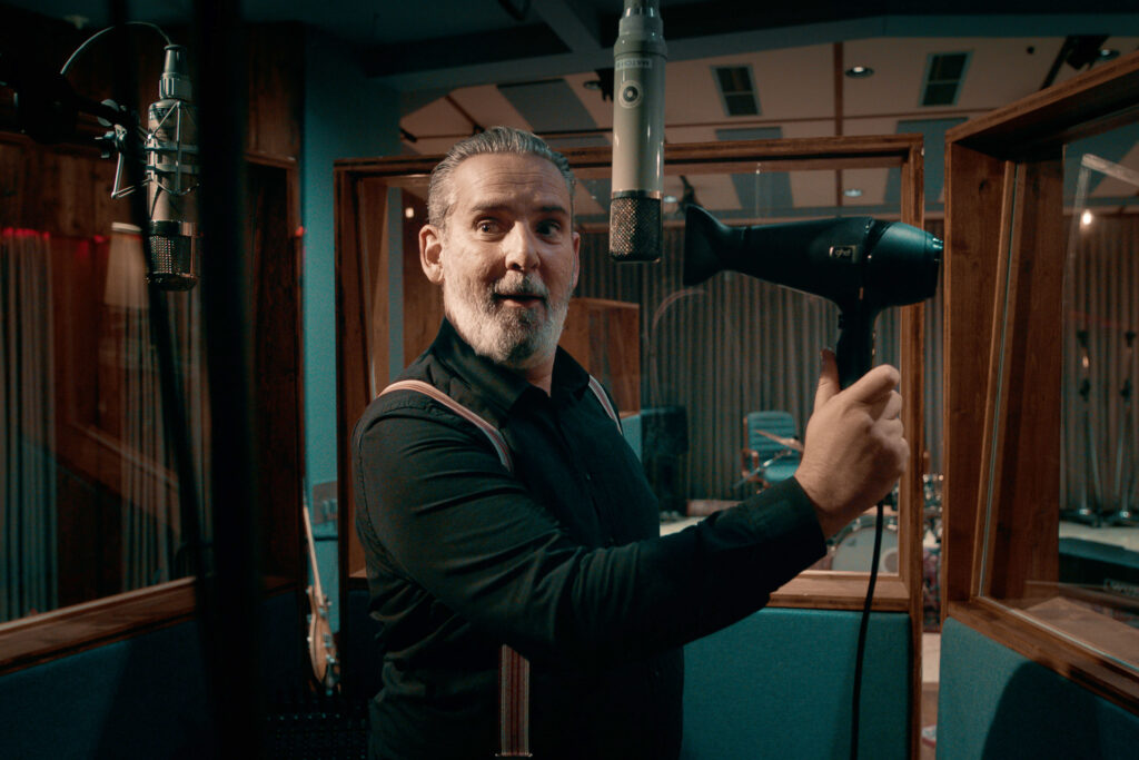 Un coiffeur découvre SUISA