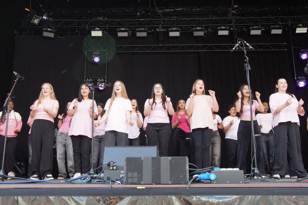 School classes brought the ESC spirit to the stage
